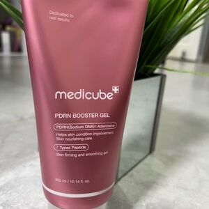*RARE* Medicube AGE-R BOOSTER GEL